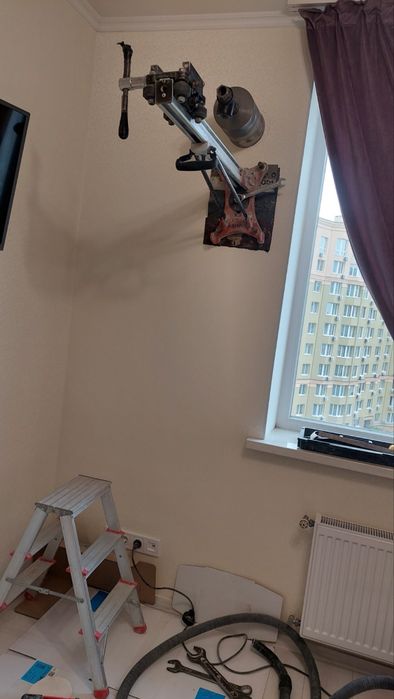 Свердління бетону Київ / алмазне свердління отворів / бурение железобетона / сверление бетона / алмазное бурение / отверстия без пыли