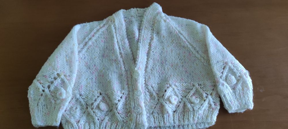 Sweterek rozm. 62/68 cm.