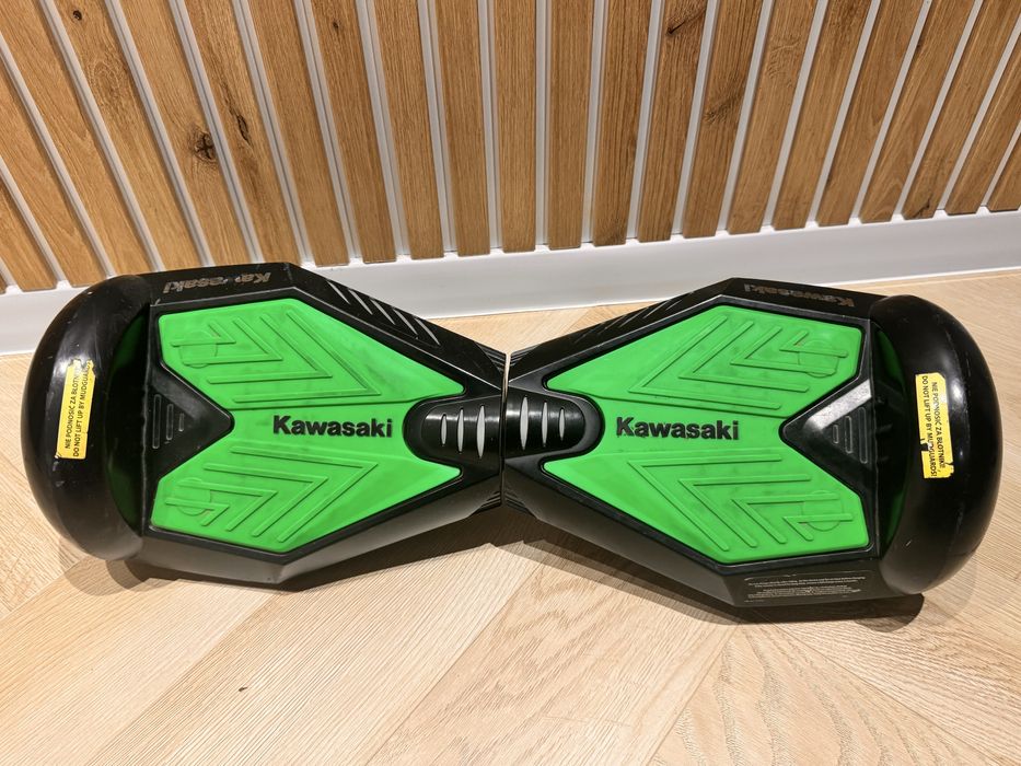 Deskorolka elektryczna Kawasaki z pokrowcem i ładowarką