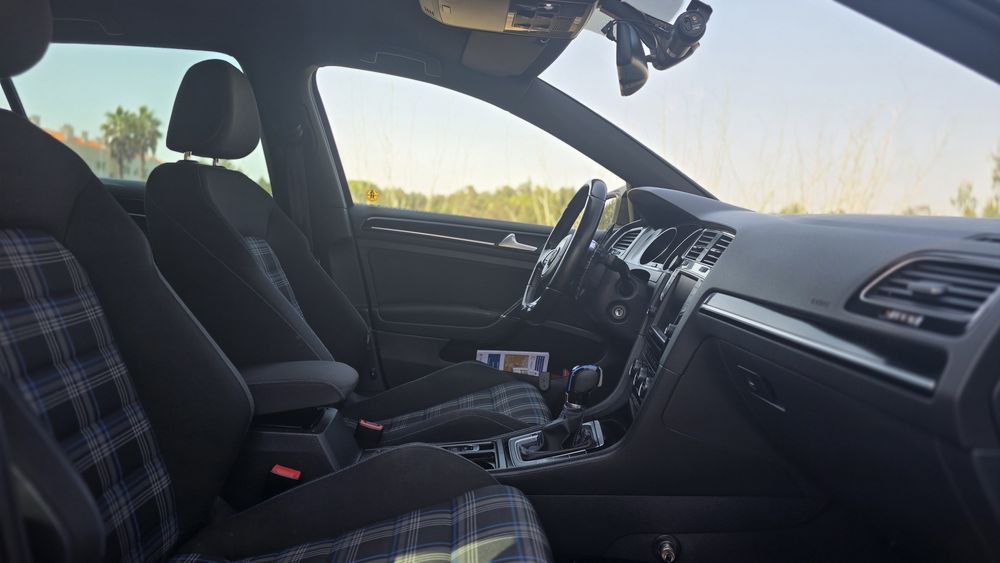 Volkswagen Golf GTE Hybrido plug-in aceito retoma