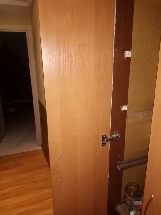 Продам двери для кладовки