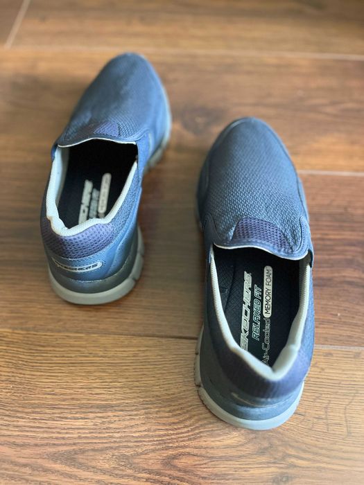 Ténis Skechers Novos