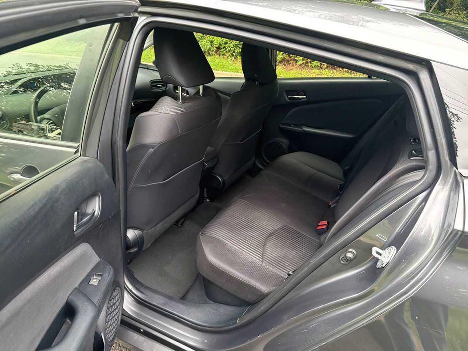 Toyota Prius      2016