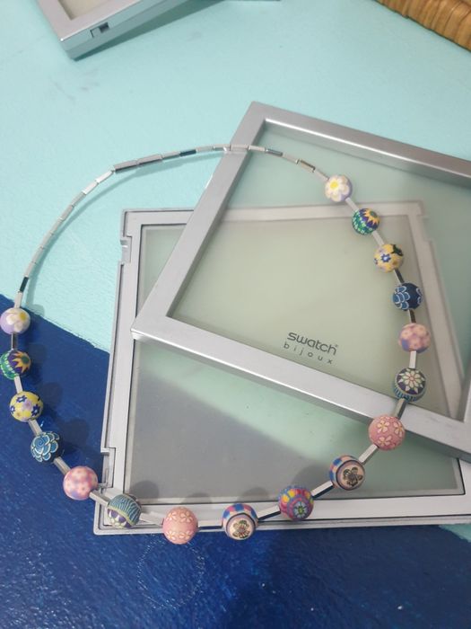 Colar com contas trabalhadas