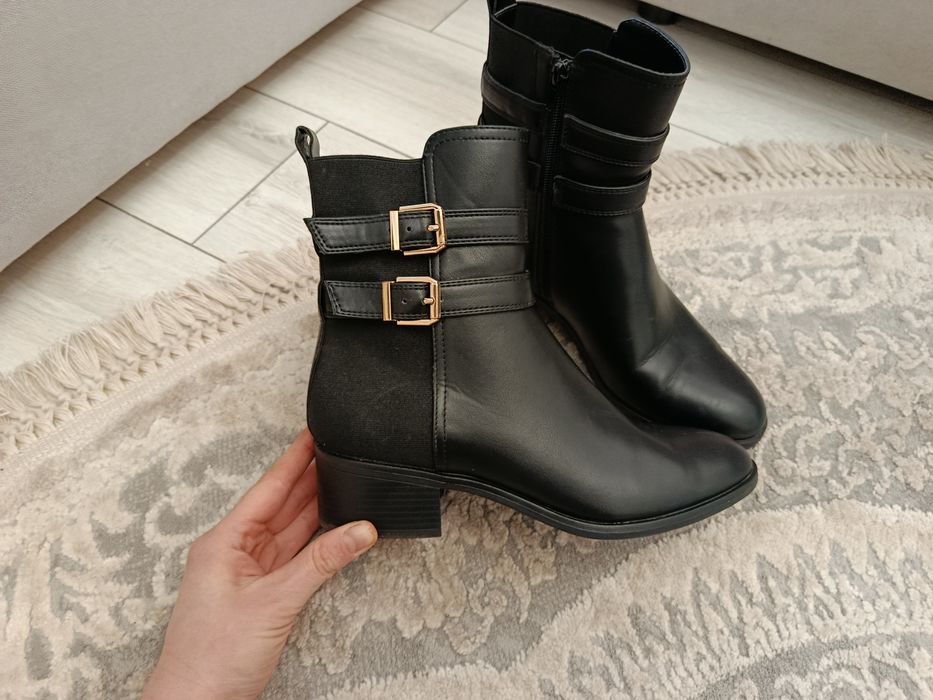 Жіночі шкіряні ботінки