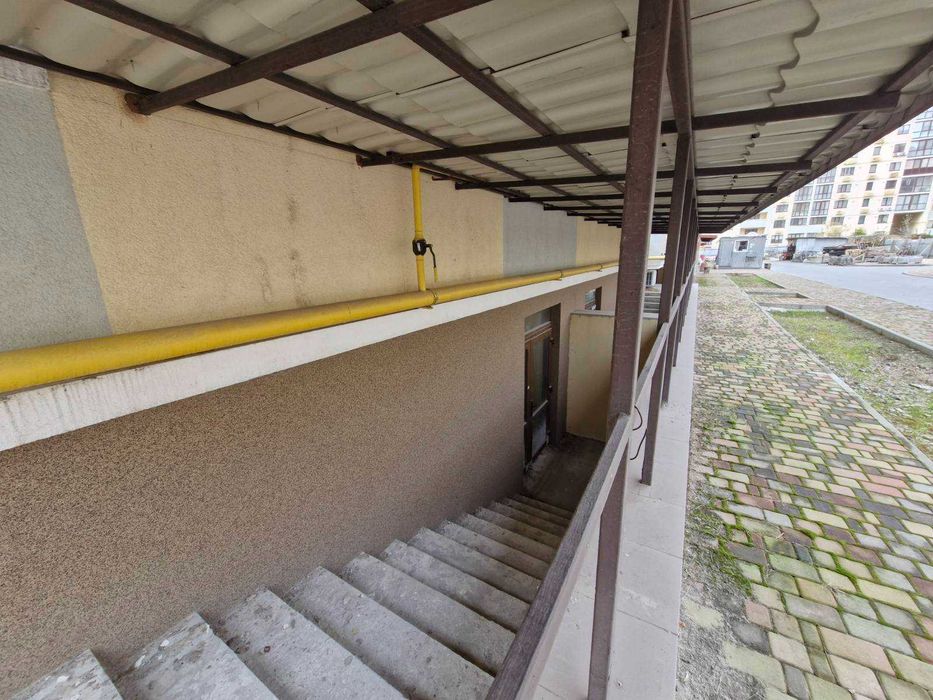 Комерційне приміщення 27,5 м2 в с. Щасливе ЖК 7*Я