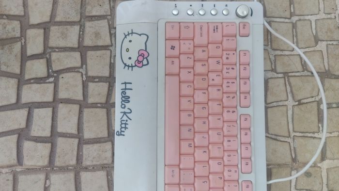 Hello Kitty Multifunctional Keyboard for Sale64752180045571121