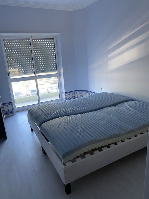 Apartamento T3  zona Ribeirinha  Baixa Banheira Frente as piscinas municipais , com AR Condicionado e todo mobilado e com cozinha totalmente equipada
