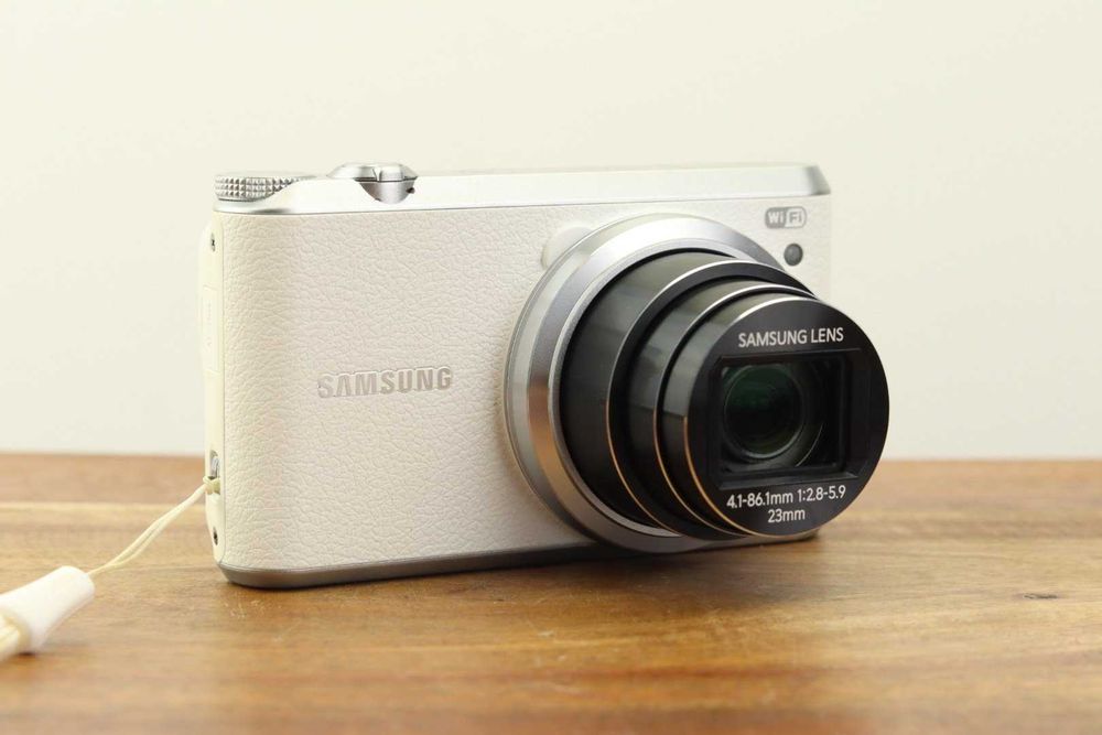 Câmara Samsung WB350F, 21x ‘zoom’, Wi-Fi e Tela sensível ao toque