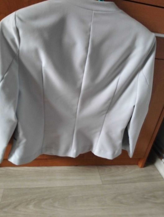 Żakiet damski krótki