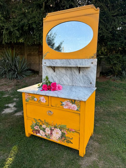 Komoda/toaletka z marmurowym blatet