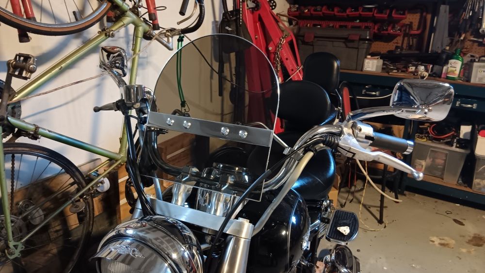 Viseira, parabrisas, corta vento, retro, custom.