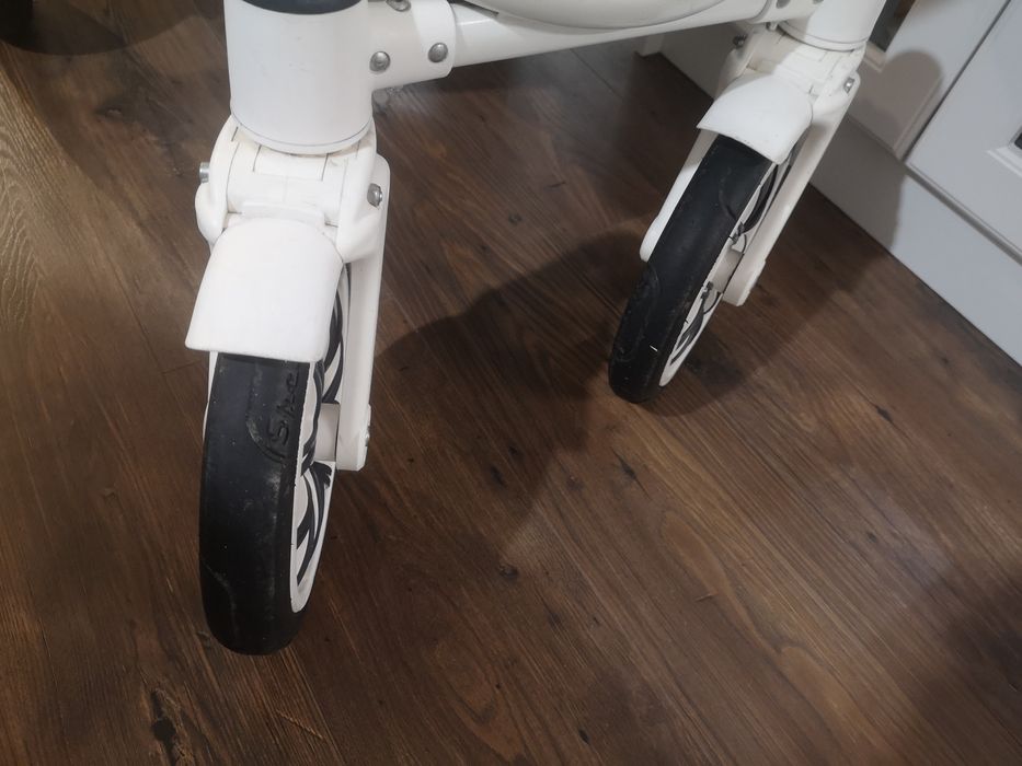 Pompowane koła, zadbany wózek gondola bebetto torino