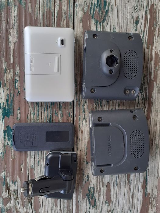 Tomtom, monitor Asus, mp3 player