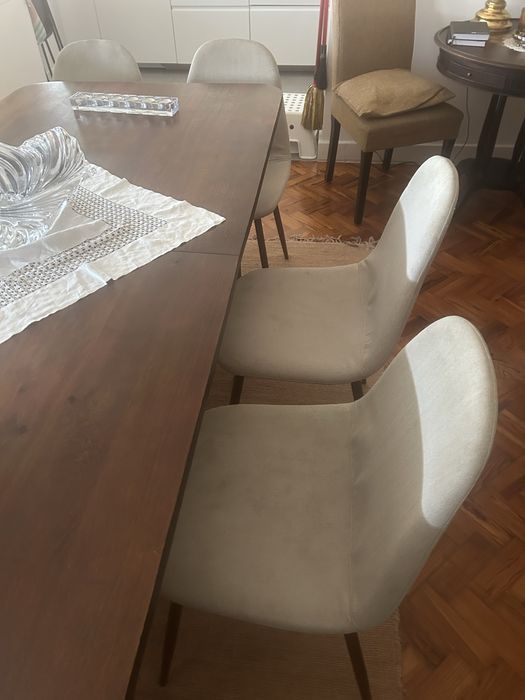 Cadeiras usadas de sala de jantar( 8) em muito bom estado