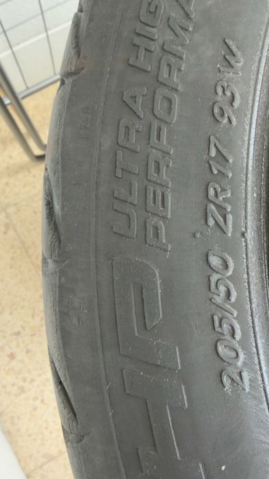 Jantes 17 com pneus 205/50 Audi Wolkswagen Skoda... 5 furos +
