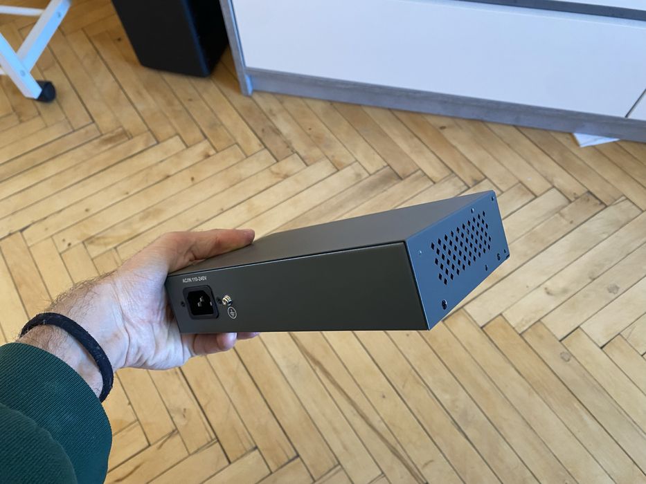 Комутатор PoE 120Вт.