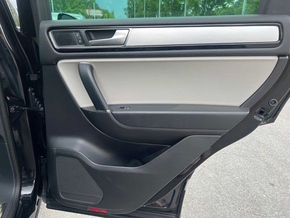 Volkswagen Touareg      2017