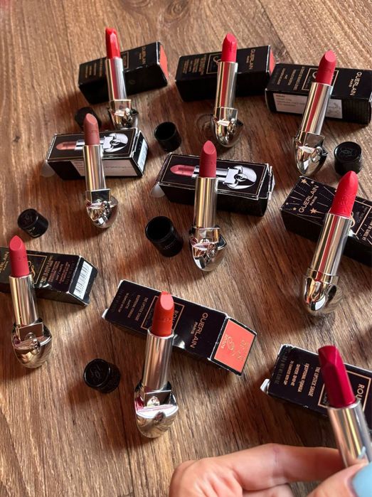 Розпродаж помад guerlain rouge g