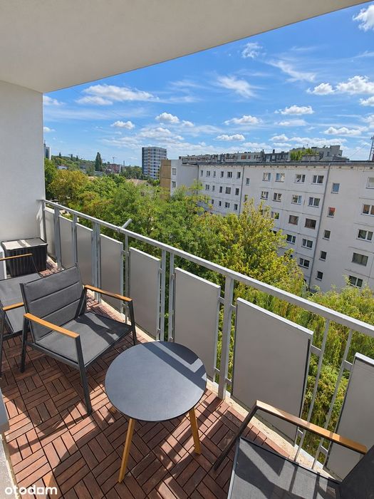 63 m², osobna kuchnia i 3 pokoje + balkon | Piękna