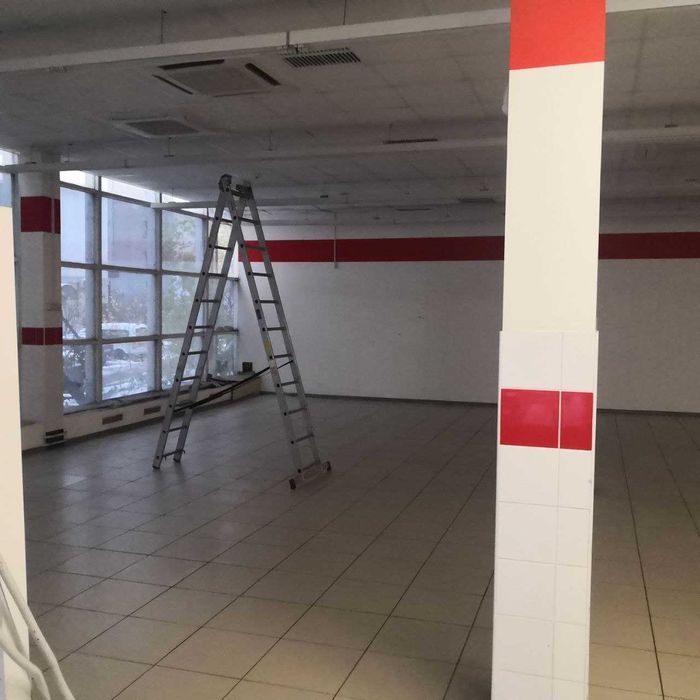 Київ, вул. Голего, 7, приміщення в ТЦ 150 кв.м. 1й поверх