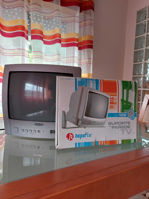 Televisor Sanyo 20" + suporte para parede