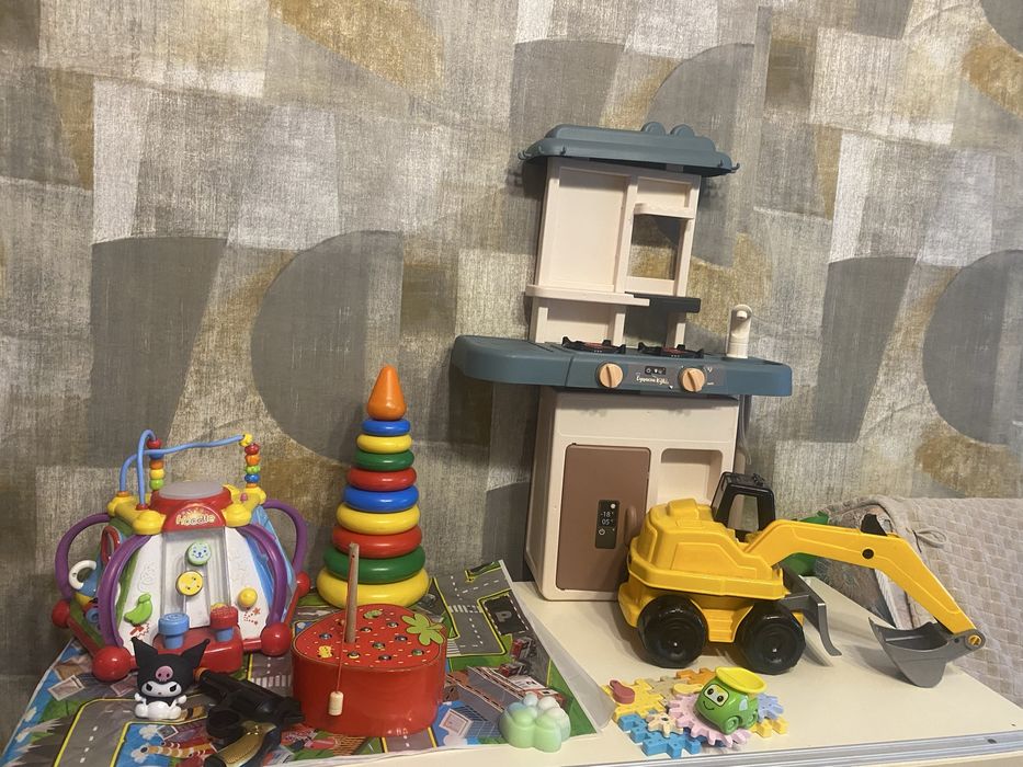 Іграшки дитячі лот