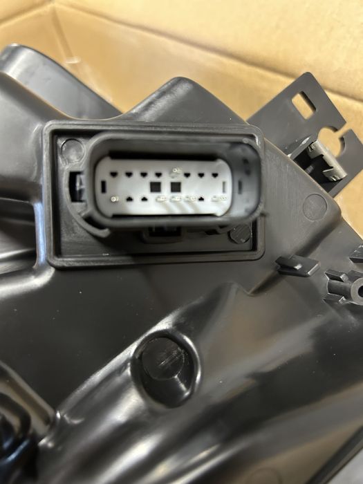 Ford Mustang lampy przód led full 2018-21