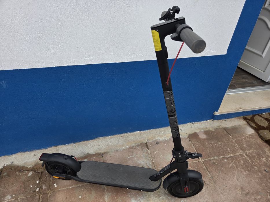 Trotinete Elétrica Xiaomi Scooter 4 + Capacete