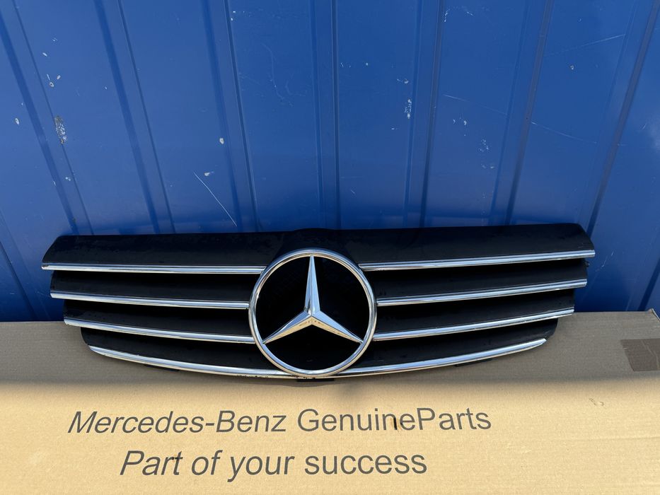 Решітка радіатора Mercedes w209 Clk