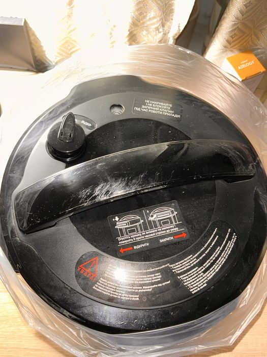 Мультиварка-скороварка Redmond RMC-PM381