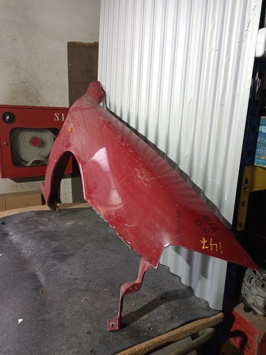 Guarda Lamas Alfa Romeo 147 DIREITO  Vermelho