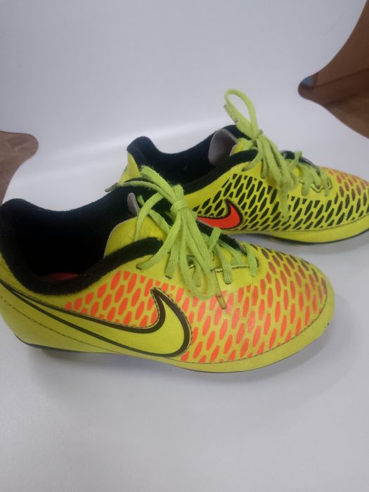 Buty Nike rozm. 27,5  korki