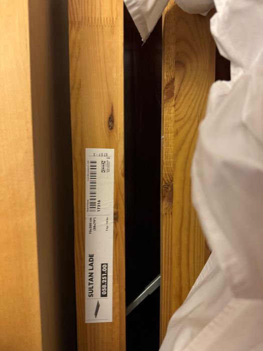 Cama Malm IKEA + Colchão + Mesa Cabeceira