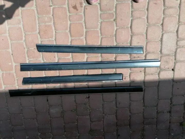Listwa Drzwi Środkowa LZ9U Audi A8 D2 94-02