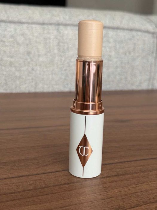 CHARLOTTE TILBURY - Unreal Skin Sheer Glow Tint - 1 Fair