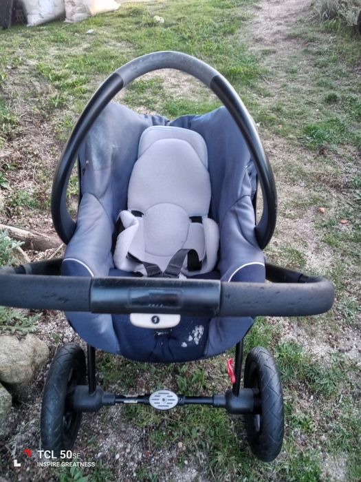 Carrinho de bebê da Zippy só com cadeira ovo.