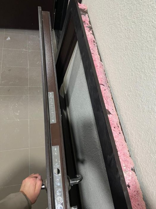 Вхідні двері в квартру