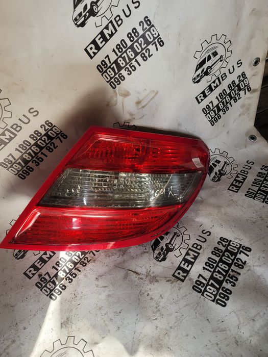Задній правий фонарь w204 c-class стоп ліхтар