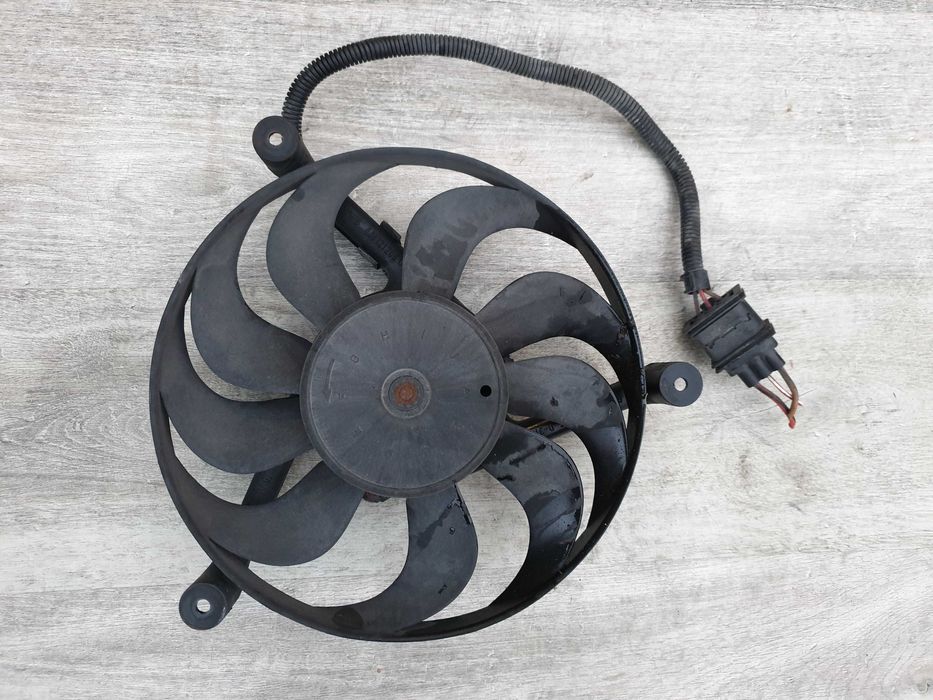 Audi A3 8L TT 8N Golf IV wentylator mały