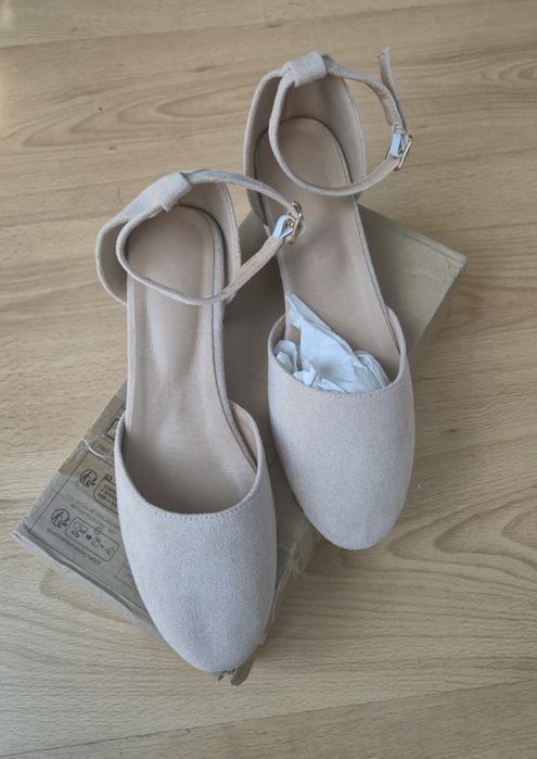 Nowe Sandałki / Czółenka 39