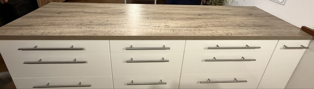 Kuchnia bialy polysk bez sprzetu .