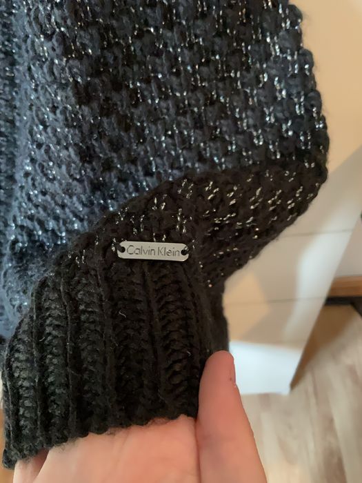 Czarne poncho Calvin Klein