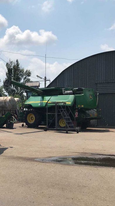 Продам Комбайн John Deere 9880sts