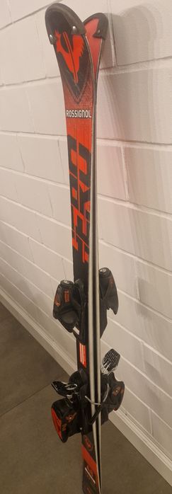 Narty juniorskie ROSSIGNOL HERO MULTIEVENT 127 cm z wiazaniami