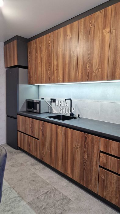 Продається простора 3-кім. квартира з новим ремонтом в Центрі міста