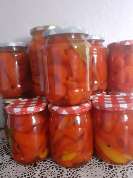 Przetwory warzywne,  sałatki ,buraczki, kiszona kapusta i inne