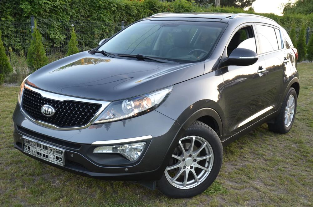 Kia Sportage 1.7crdi LIFT Ledy Kamera Panorama Navi Skóra model 2015 pełna Historia