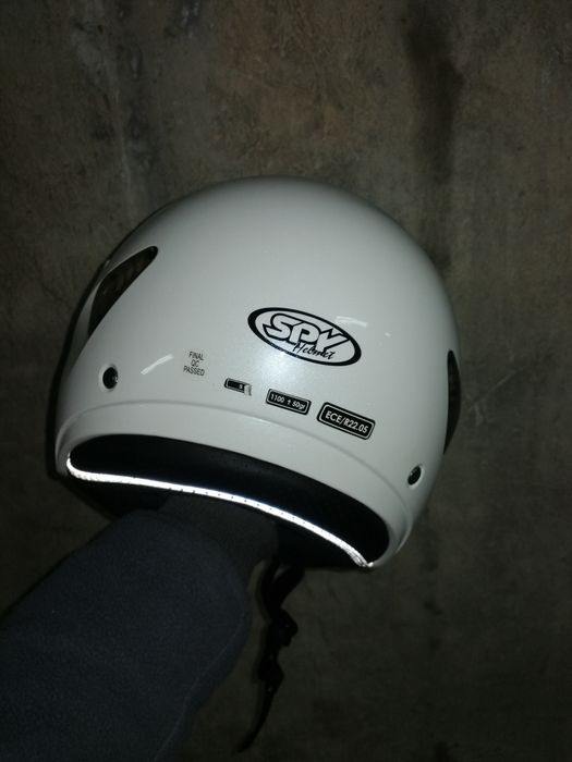 Capacete branco tamanho pequeno