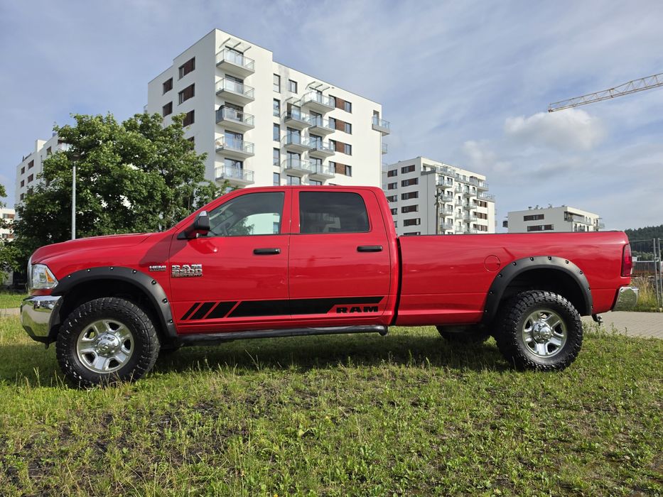 Dodge Ram 2500  Heavy Duty 6.4 HEMI  4x4